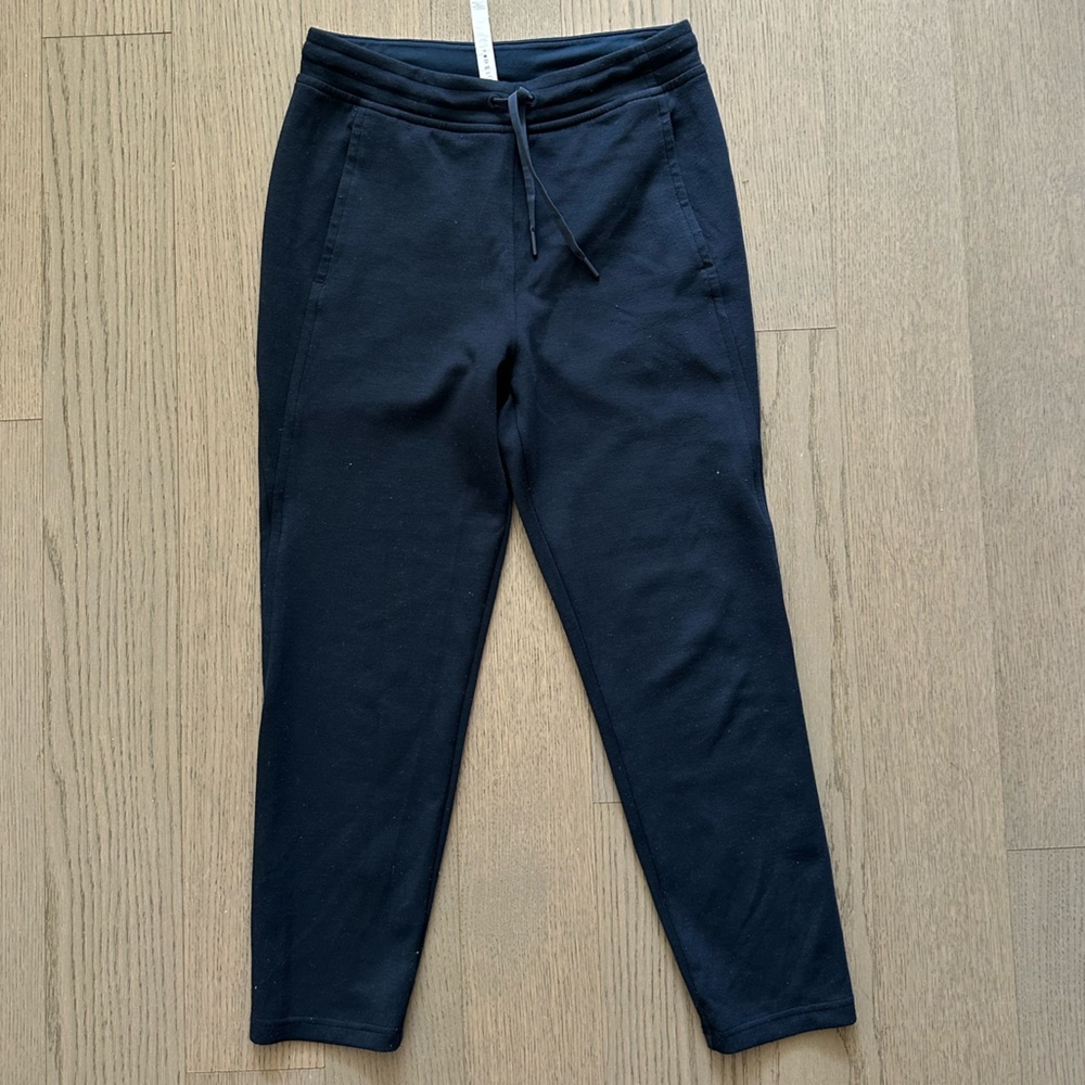 Navy Blue Lululemon Cropped Joggers